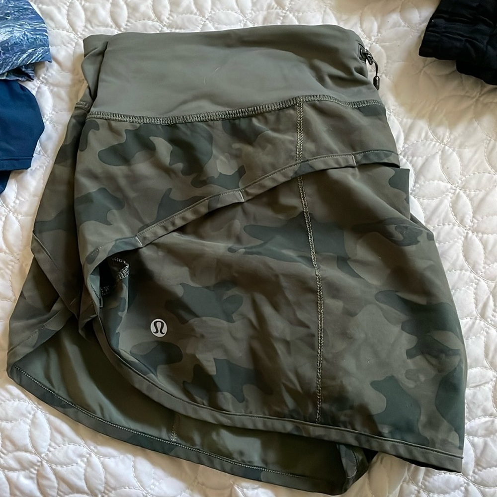 RARE- Lululemon Speed Short Camo, good/great condition.
